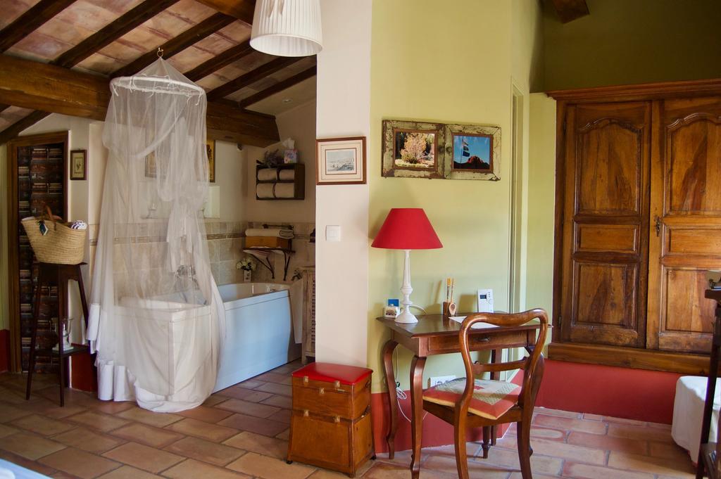 Bed and Breakfast Bergerie Des Suanes Fayence Exterior foto