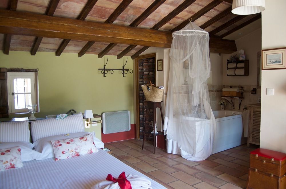 Bed and Breakfast Bergerie Des Suanes Fayence Exterior foto